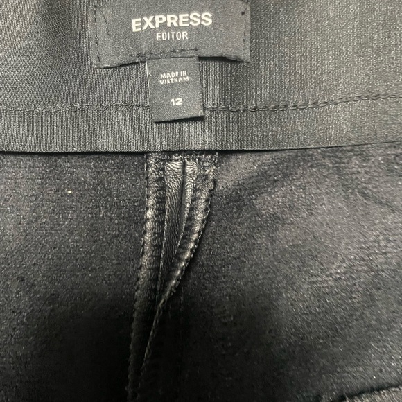 Black faux Leather Shorts - Picture 2 of 3